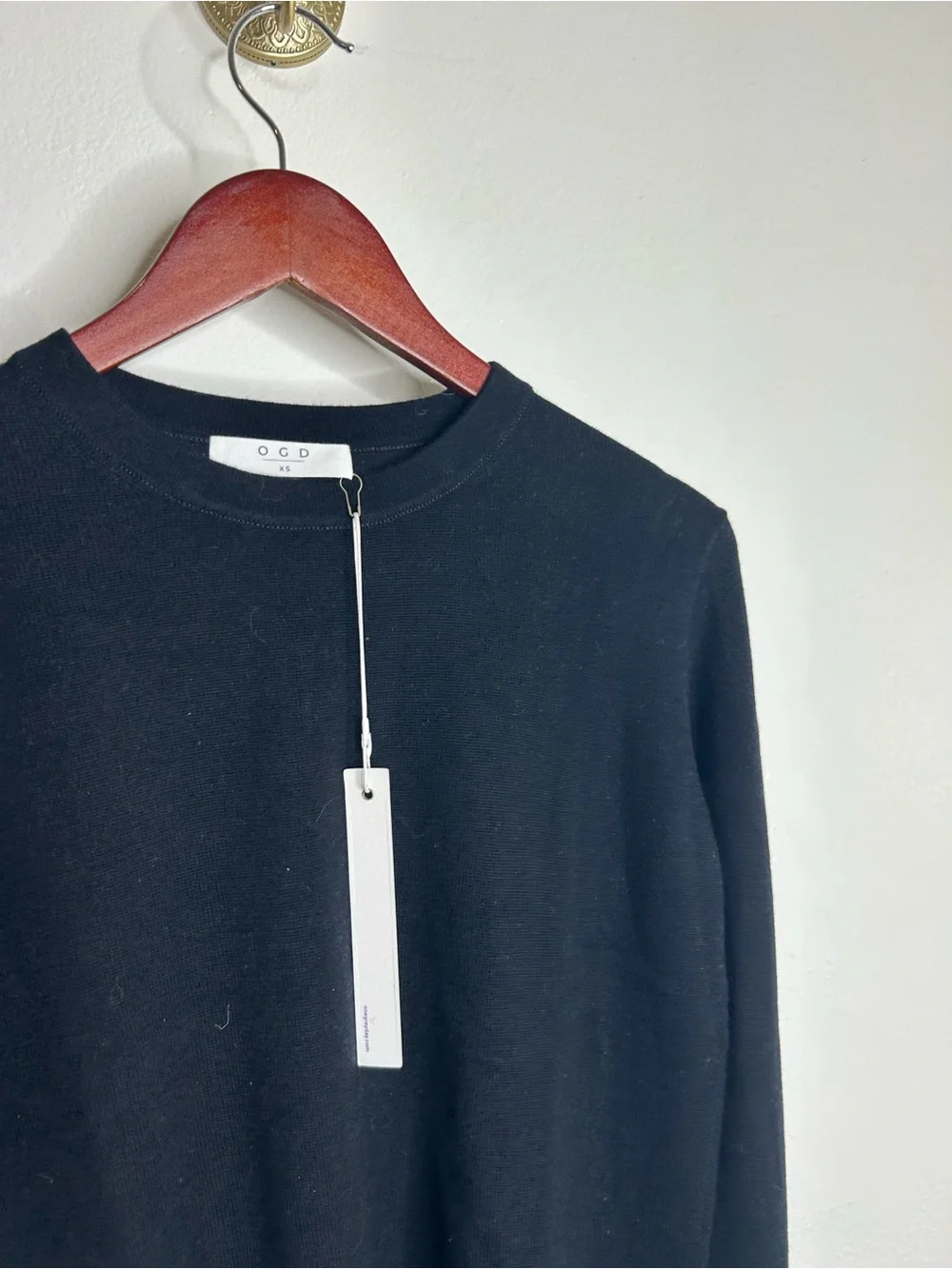 NWT One Grey Day 100% Merino Wool Fine Knit Black Crew Neck Pullover Sweater